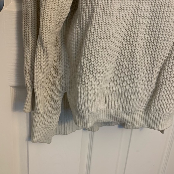Express White Knit Long Sleeve Sweater size small - Picture 3 of 4